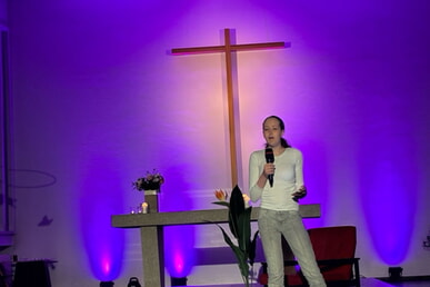 Jugendgottesdienst: be real